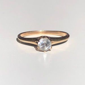 14k Gold Ring with White Stone Size 5 3/4